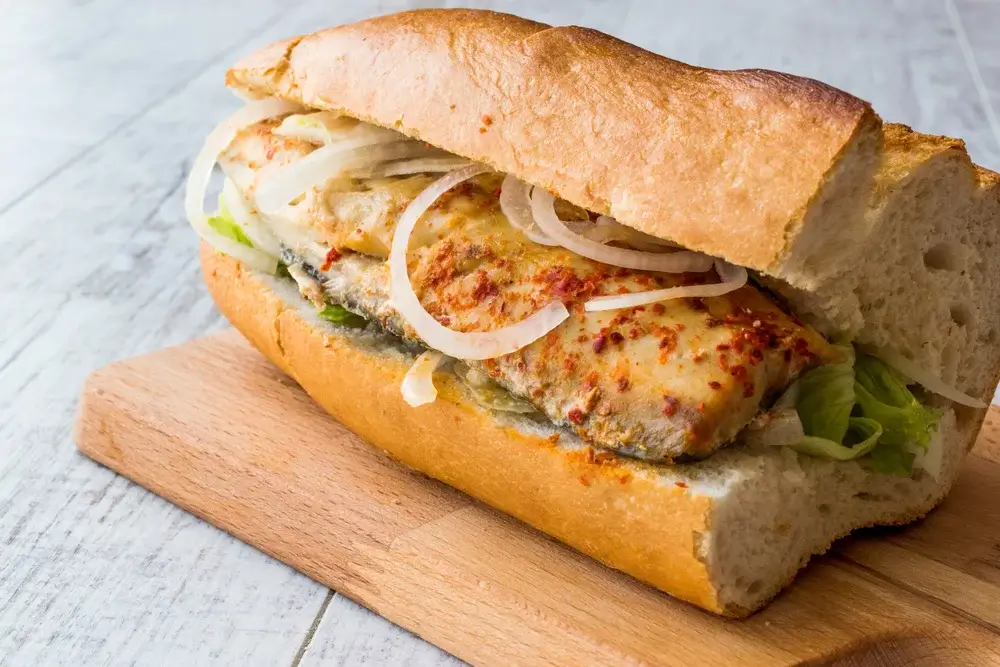 traditional turkish fish sandwich, traditional turkish balik ekmek