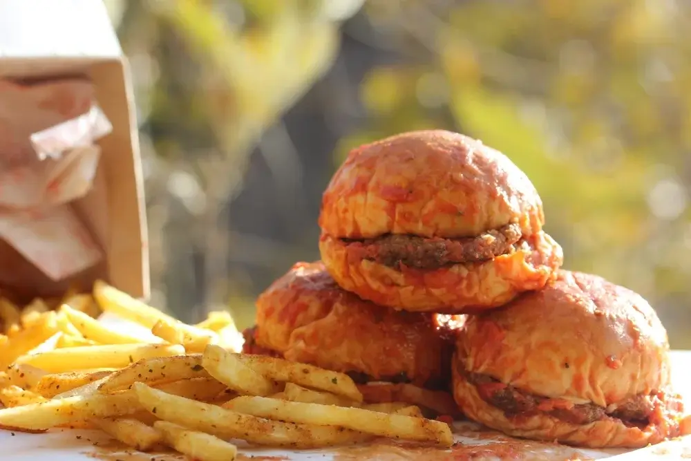 traditional turkish islak burger, traditional turkish wet burger