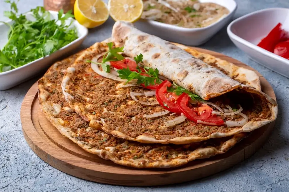 turkish lahmacun